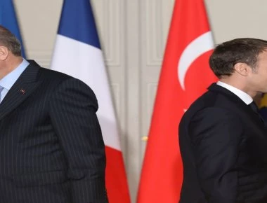 Ρ.Τ.Ερντογάν προς Ε.Μακρόν για γαλλική εμπλοκή σε Μάνπιτζ; «Μην εμπλέκεσαι με πράγματα μεγαλύτερα από το μπόι σου»!